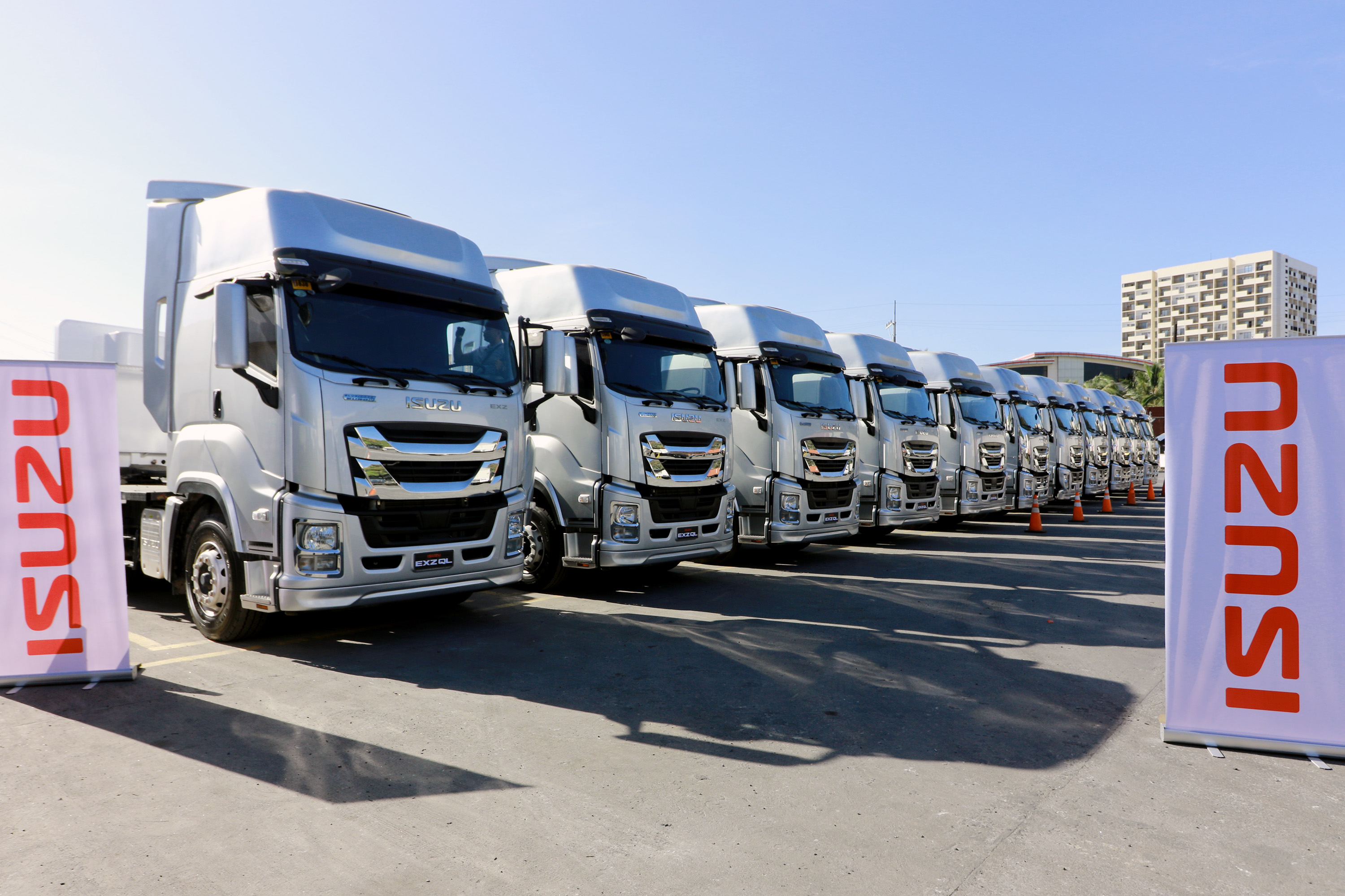 Acro Transport and Logistics Network renews its partnership with Isuzu Philippines Corporation (IPC) with the purchase 50 brand new trucks. 