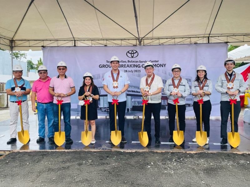 From left: Barangay Captain of Abangan Norte, Marilao, Bulacan, Honorable Joedan Visto; Special Assistant to the Mayor, Mr. Ronnie Mendoza; Municipal Vice Mayor of Marilao, Bulacan, Honorable Ariel Aye Amador; Municipal Mayor of Marilao, Bulacan, Honorable Jemina Sy; President of Toyota Marilao, Bulacan, Inc., Mr. Don Juan Miguel Oben; Chairman of Toyota Marilao, Bulacan, Inc., Mr. Reginaldo Oben; TMP First Vice President for Customer Service Operations, Mr. Bernardino Arevalo; TMP First Vice President for Vehicle Sales Operations, Ms. Elijah Marcial; and TMP Vice President for Service Network Management of Customer Service Operations, Mr. Yuya Nagata. Photo: Toyota Motor Philippines