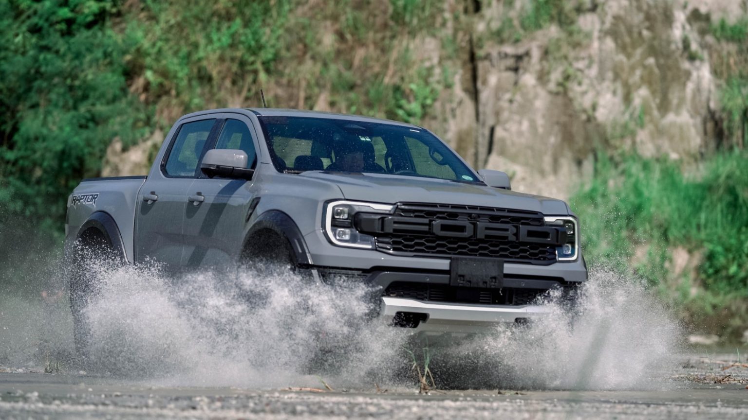 Ford Ranger Raptor going off-road