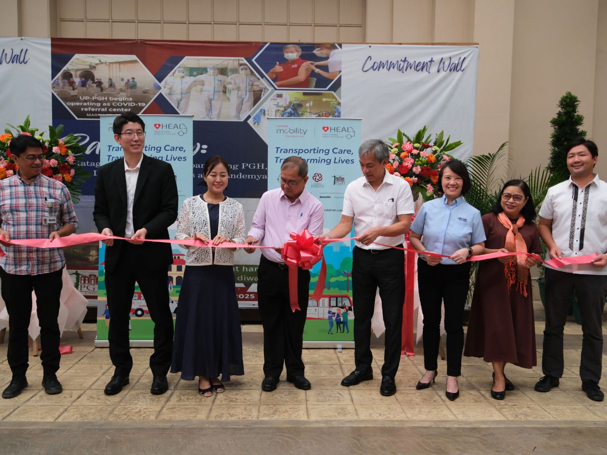 From left: Philippine General Hospital (PGH) chairman of Administration Dr. Ericson Berberabe, Deloitte Future of Mobility partner Yasuyuki Murakami, Toyota Mobility Foundation (TMF) Program general manager Nanako Kumamoto, Toyota Motor Philippines (TMP) Foundation president Jose Maria Aligada, PGH director Dr. Gerardo Legaspi, Toyota Mobility Solutions Philippines (TMSPH) president Ma. Cristina Fe Arevalo, PGH Outpatient Department chairman Dr. Esther Saguil, and TMSPH chief operating officer Ryo Yokoyama during the HEAL program shuttle service launch at PGH.